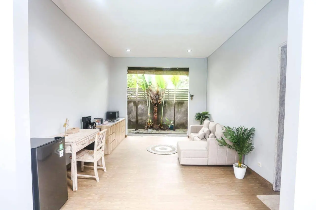 COZY 1 BEDROOM VILLA with Private Kitchen — image 3