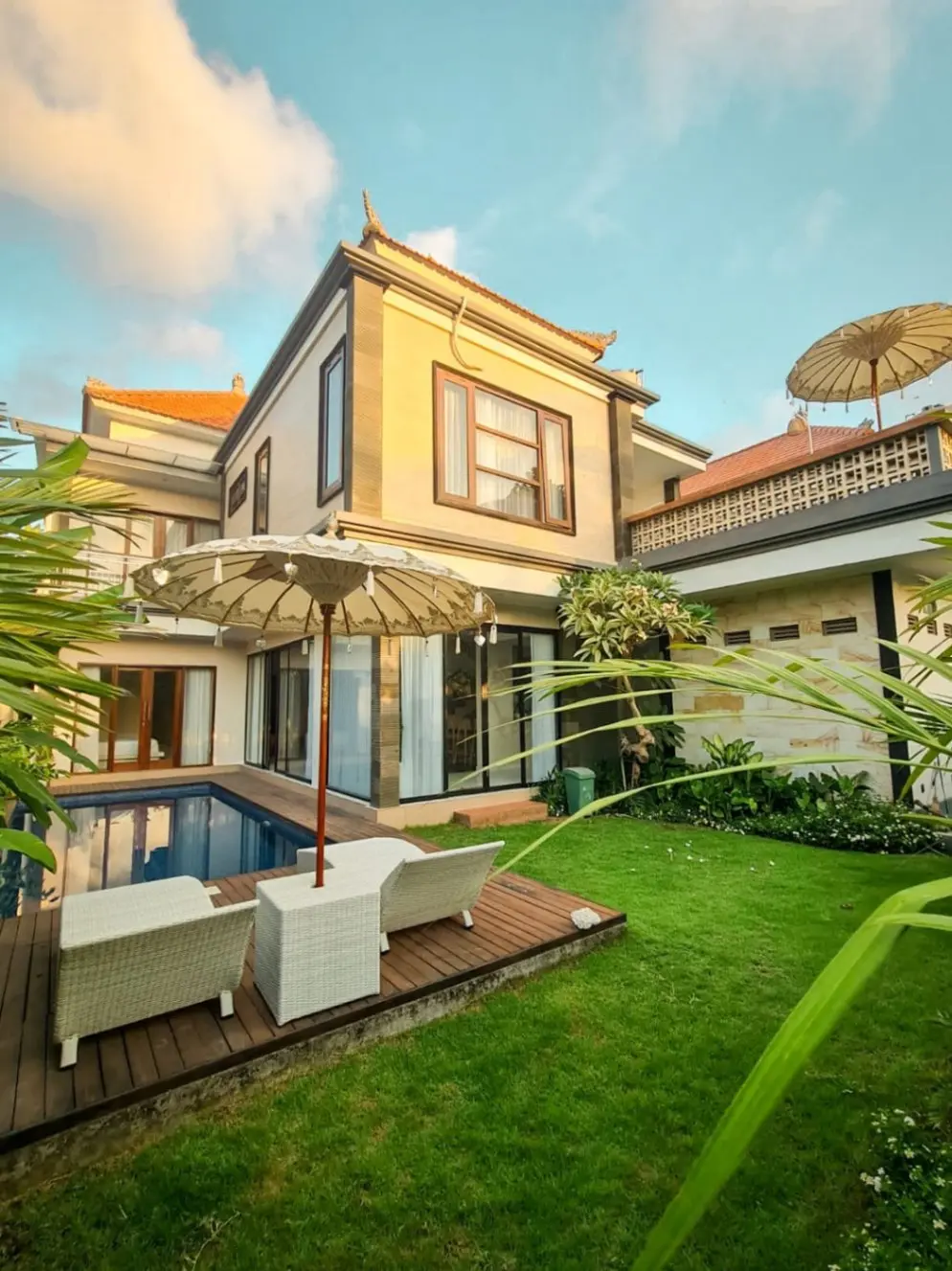 4 Bedrooms Villa in Canggu — image 1