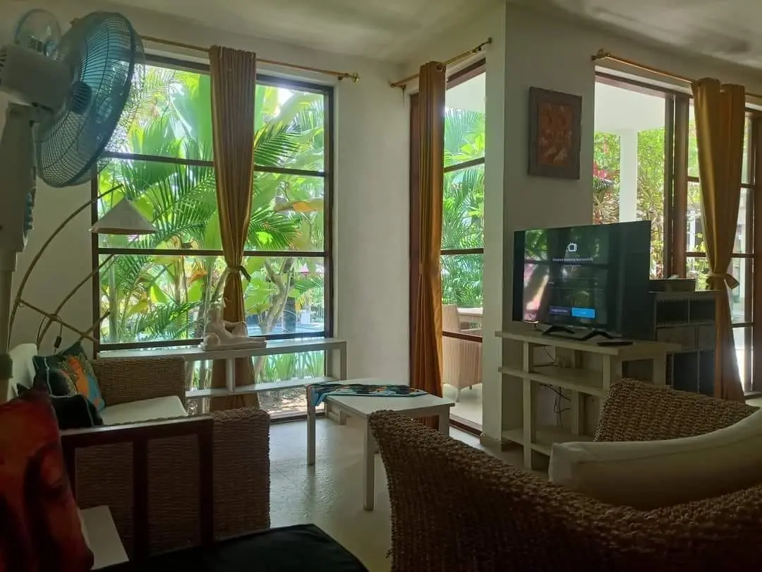 LUXURY POOL SUITE — image 4