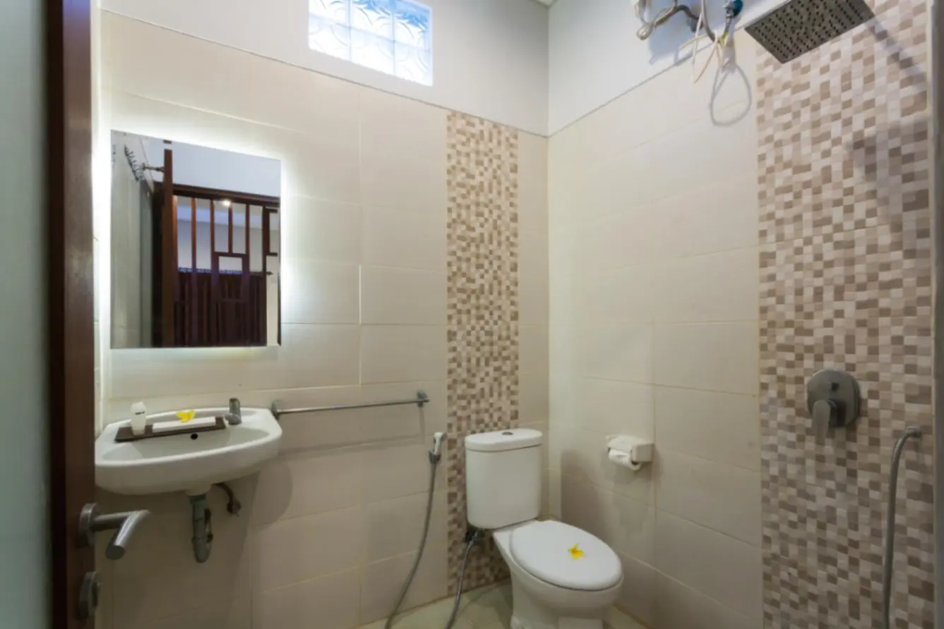 GUEST HOUSE IN SEMINYAK — image 3
