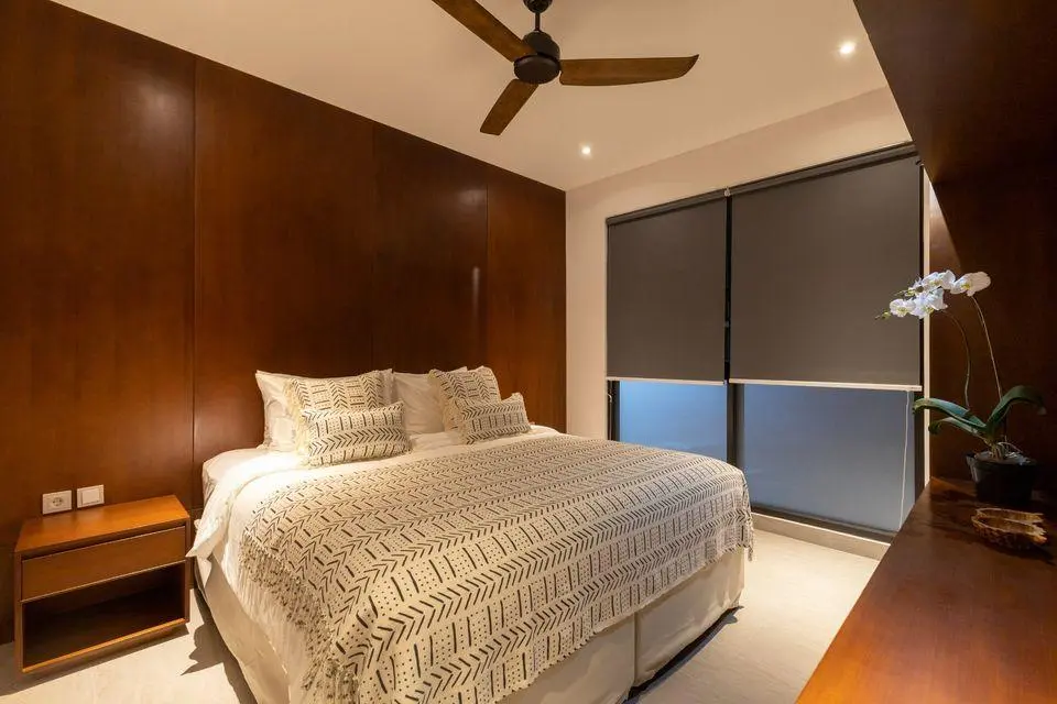 beautifully designed 3-bedroom townhouse — image 2