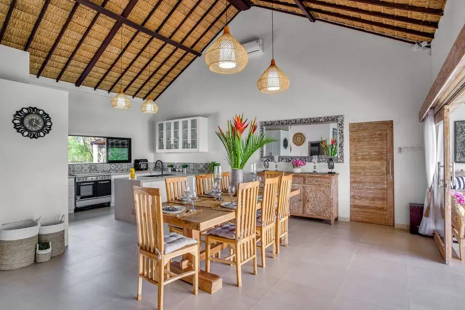LUXURY *NEW* VILLA UNGASAN — image 3