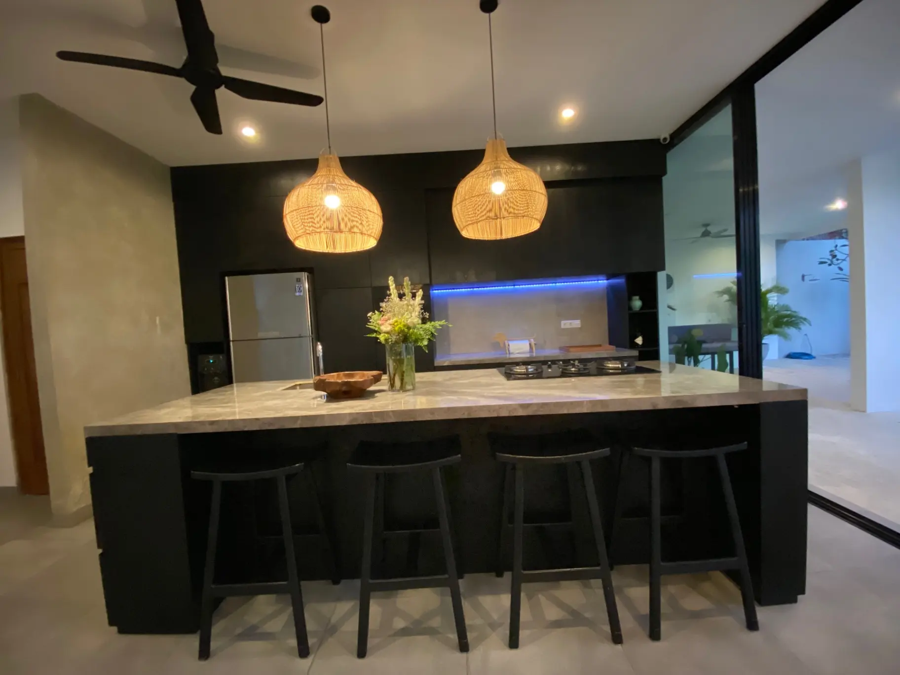 Sunset House — image 4
