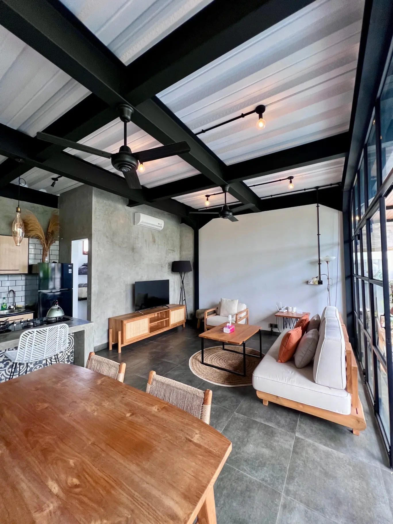 2 BEDROOM VILLA IN CANGGU (LOWER PRICE FOR THE CONSTRUCTION AROUND THE AREA) — image 4