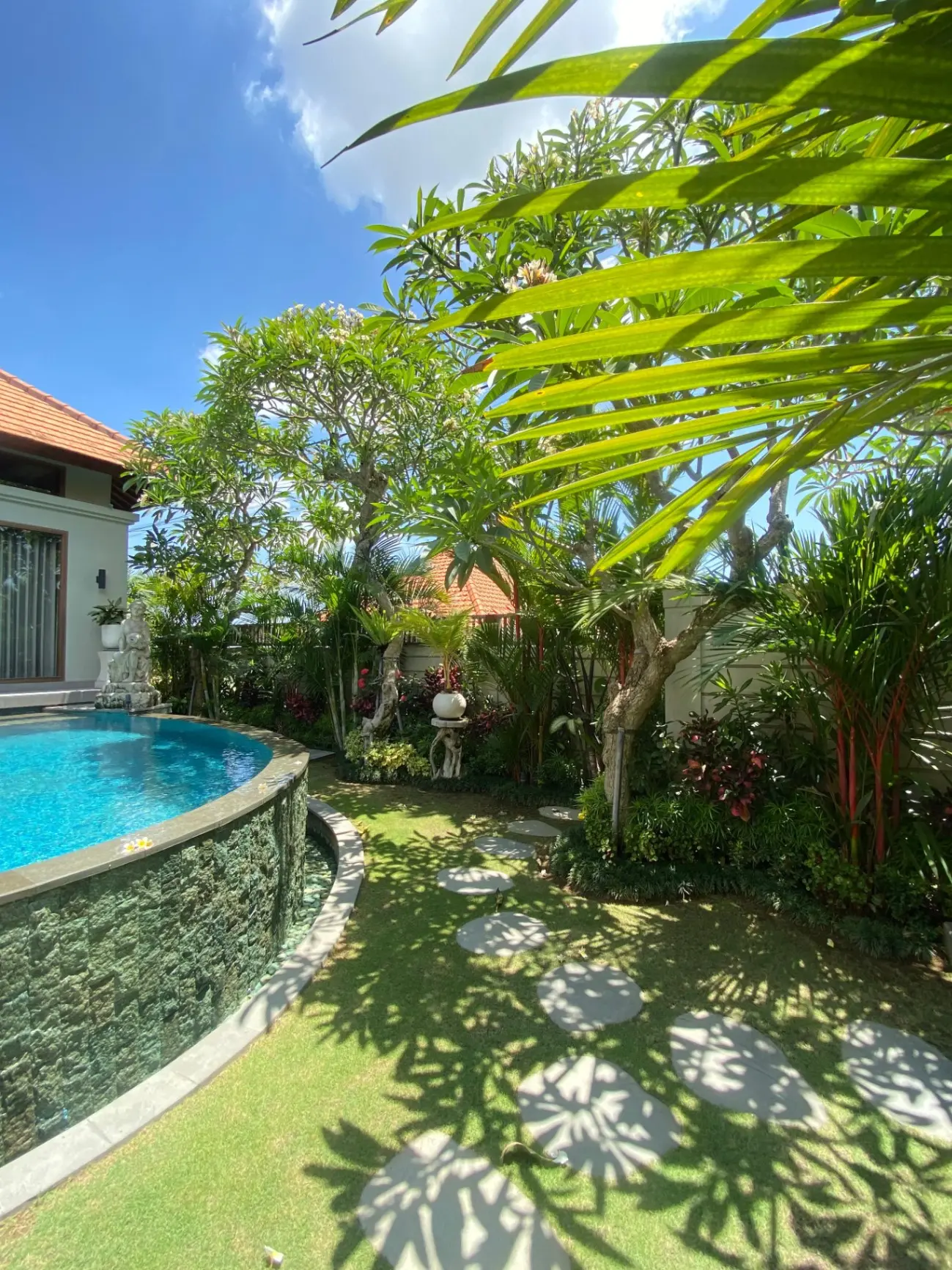 Villa 4 bedroom Luxurious in Pantai Lima Pererenan — image 3