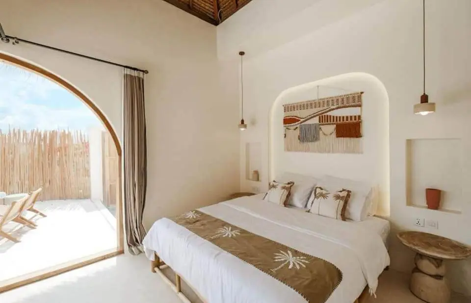 Rare Opportunity Villa — image 2