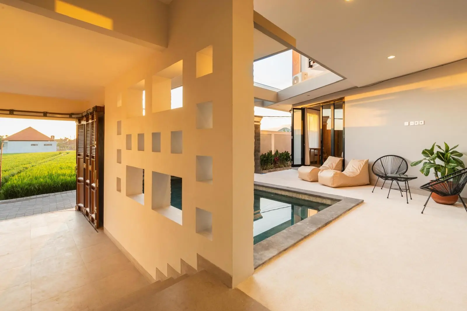 AVAILABLE 3BR VILLA IN PADONANCANGGU FOR RENT — image 2