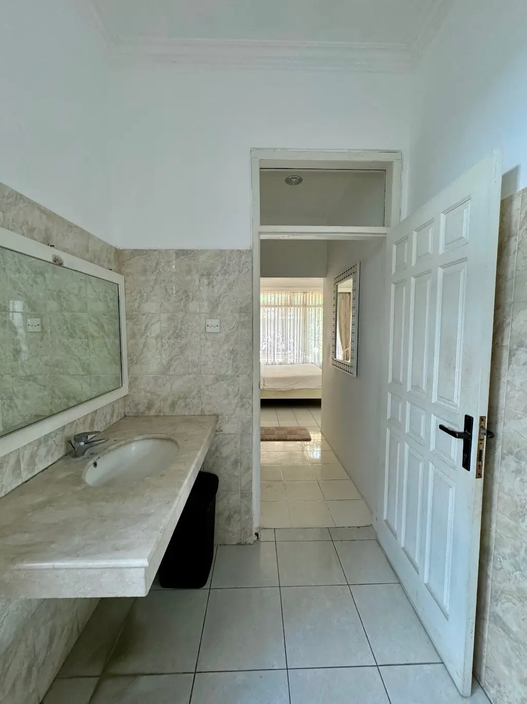 1 Private Room at shared villa (Batu Bolong) — image 4