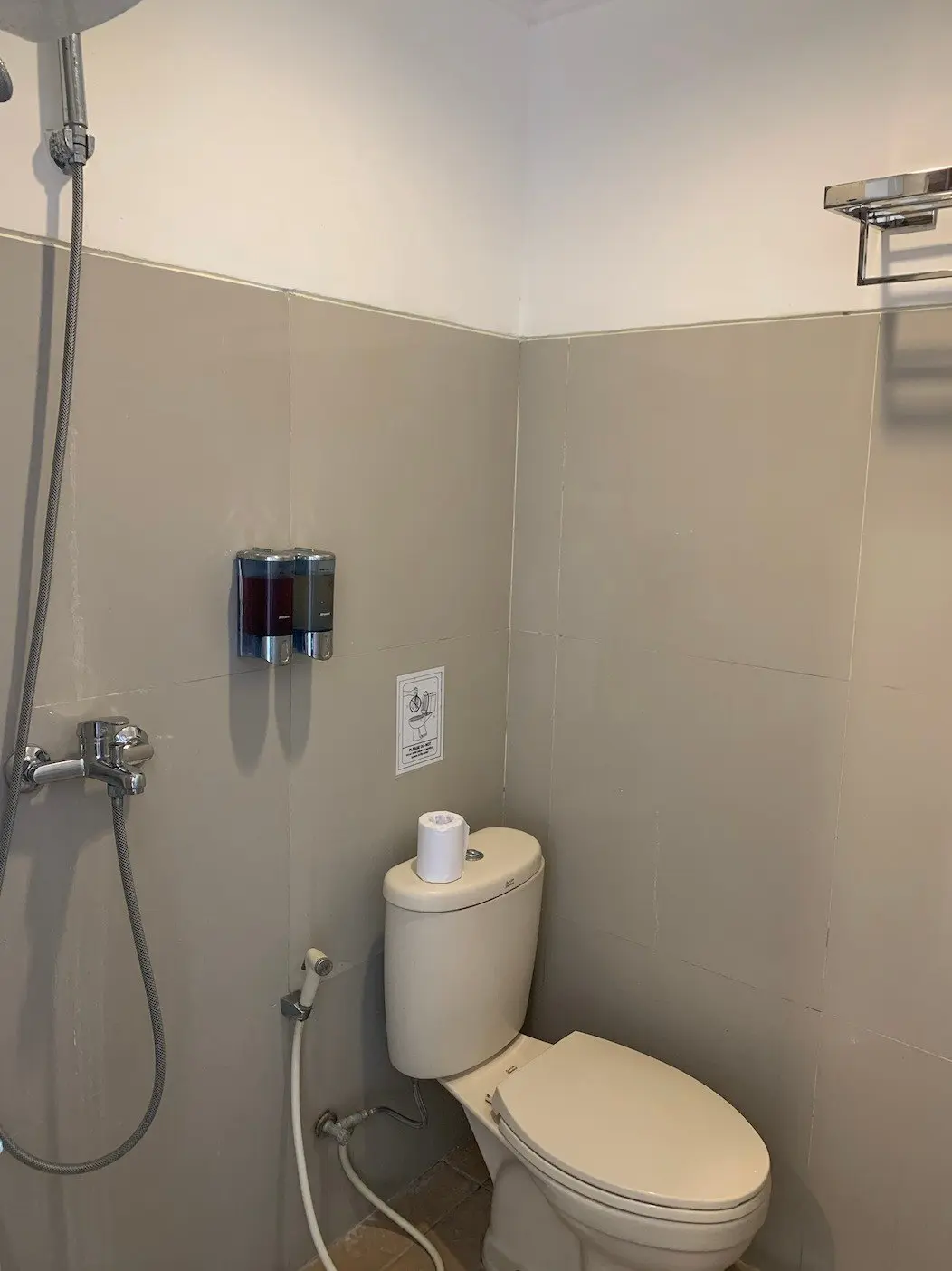 1 Room at Jalan Pantai Batu Bolong — image 1