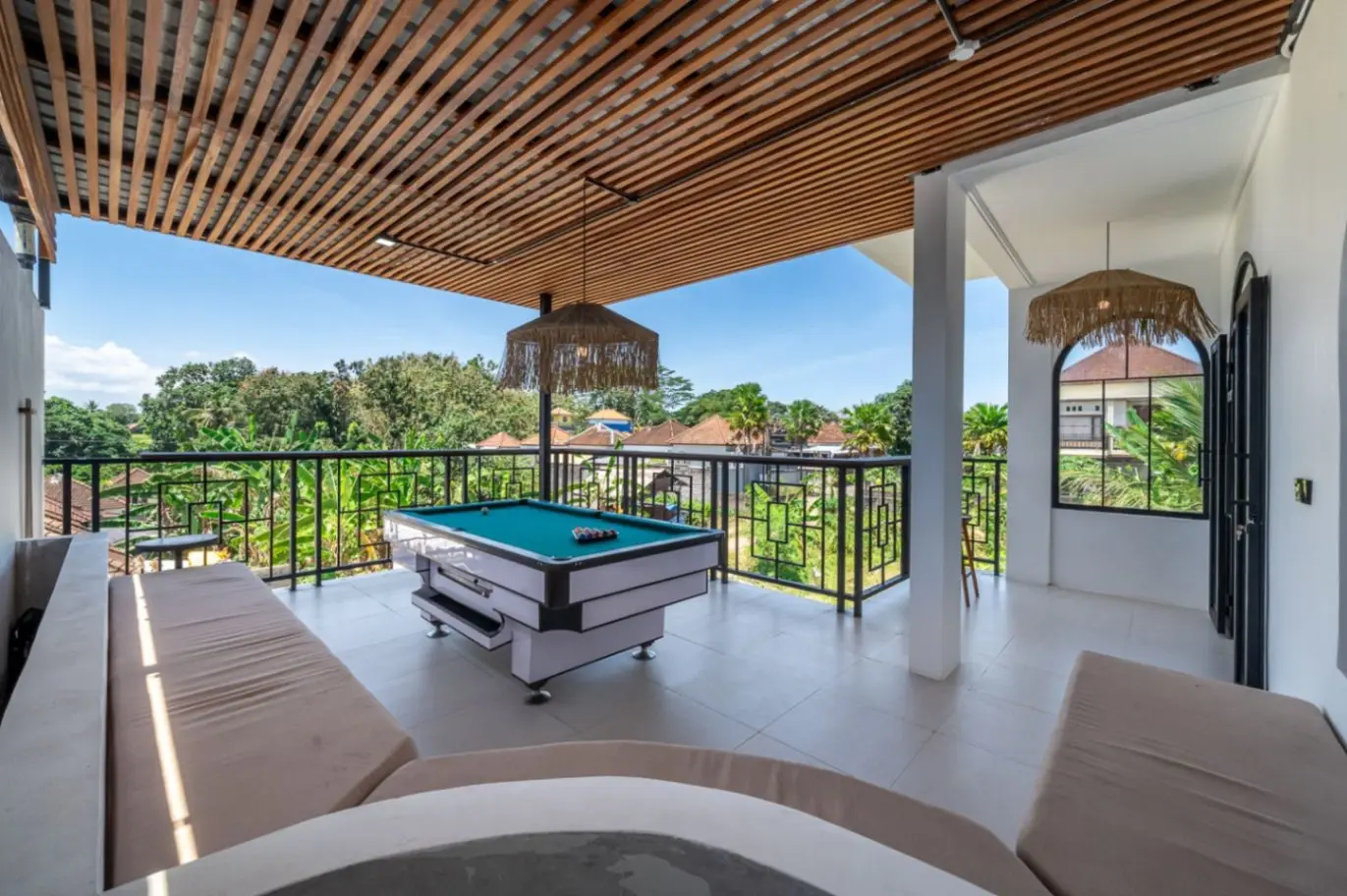 3BR Villa with Private Pool and Studio Music Room and Pool Table Projector and Screen PS5 — image 1