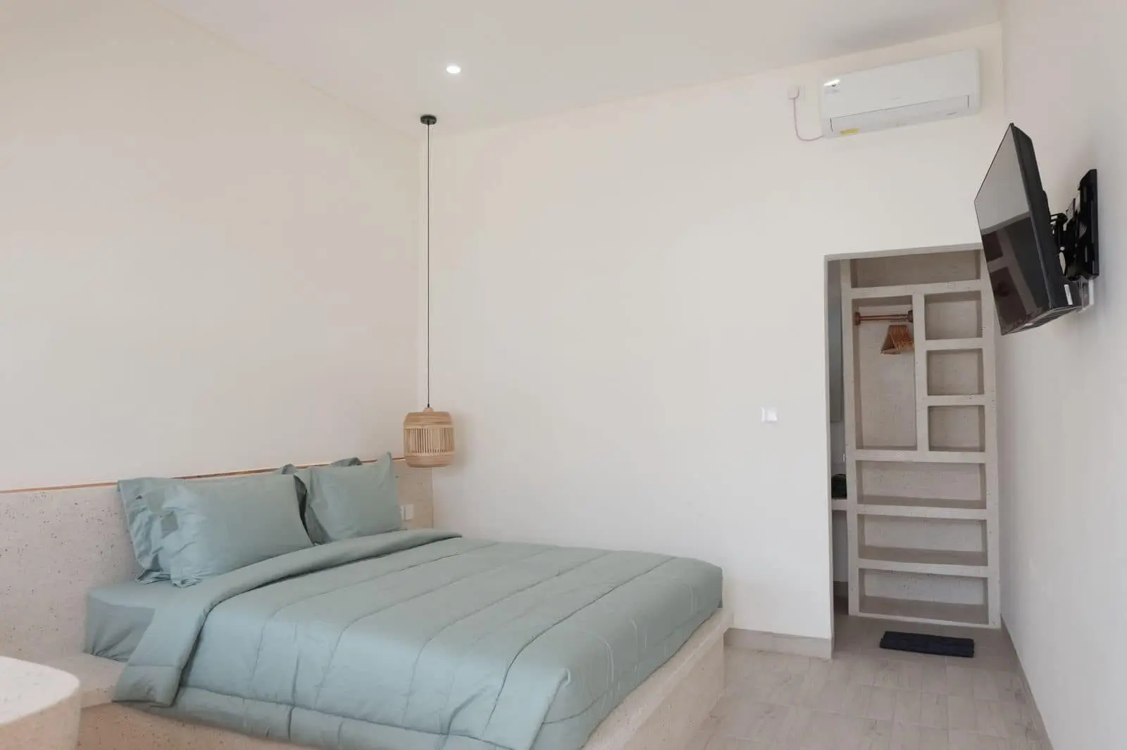 AVAILABLE ROOM IN CANGGU