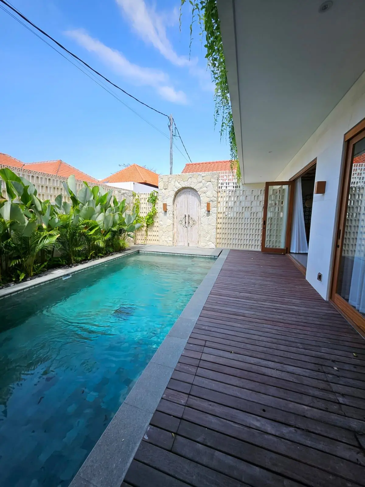 Sanur beachside 3 bed rooms villa available for monthly and leased hold sale — image 4
