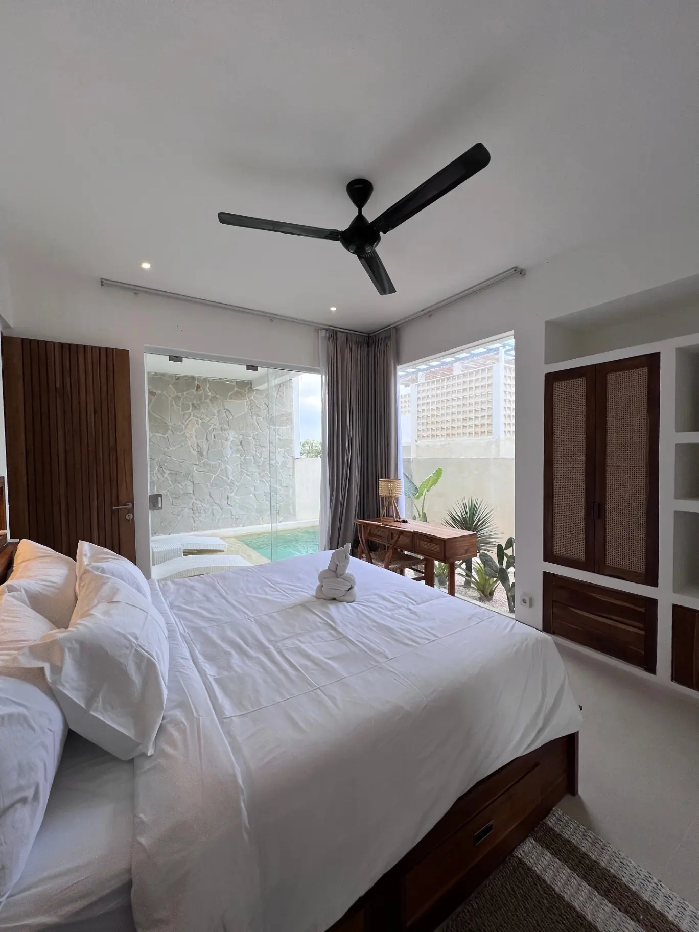 MODERN 1BR VILLA IN TUMBAK BAYUH — image 2