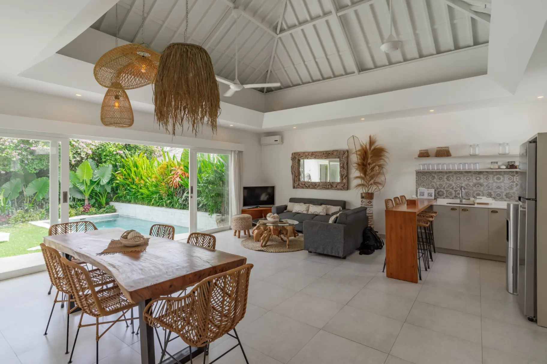 Tropical Home in Berawa — image 4