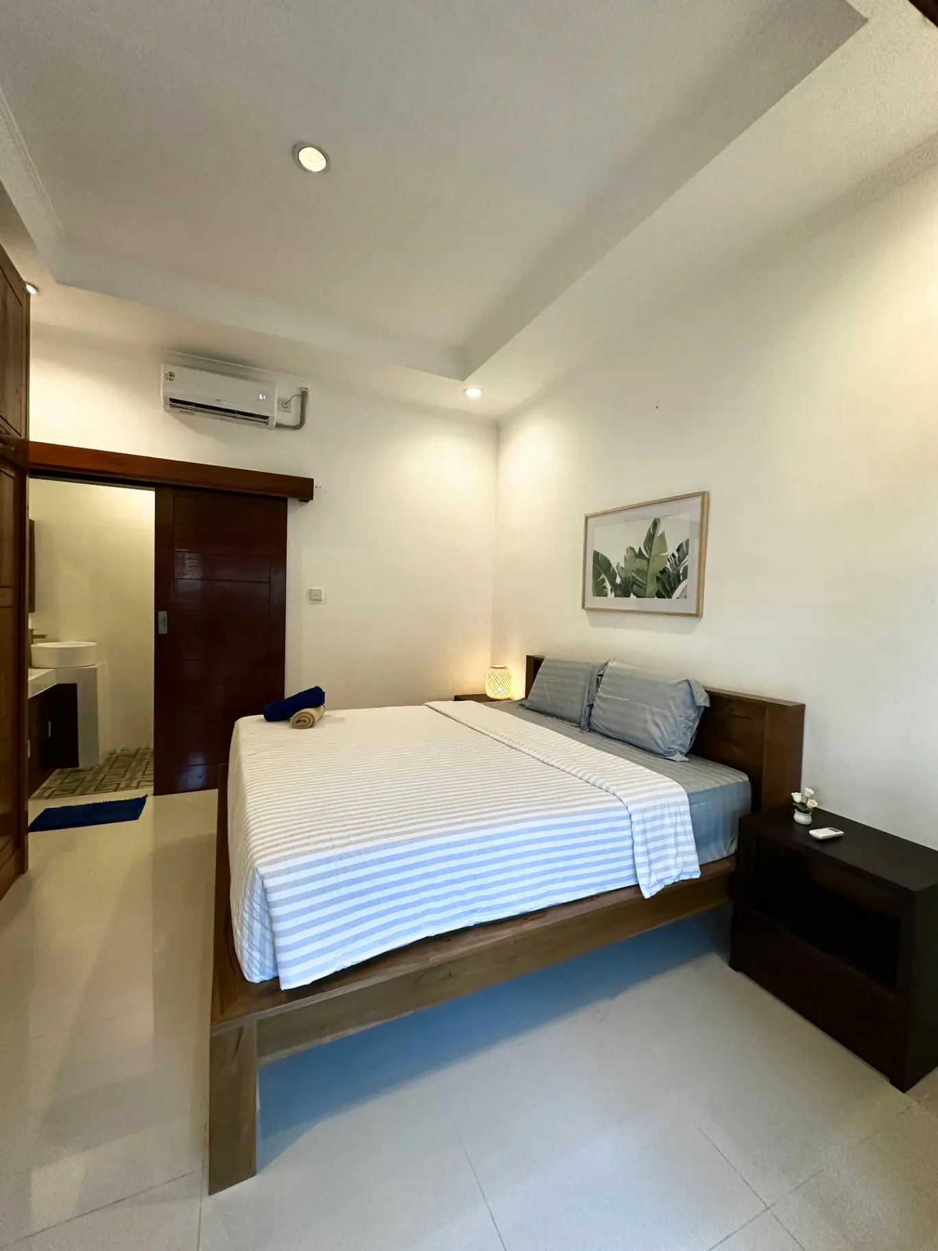 Private Serene Guesthouse in Canggu – Room With Balcony with Fast WiFi Perfect for Digital Nomads — image 1