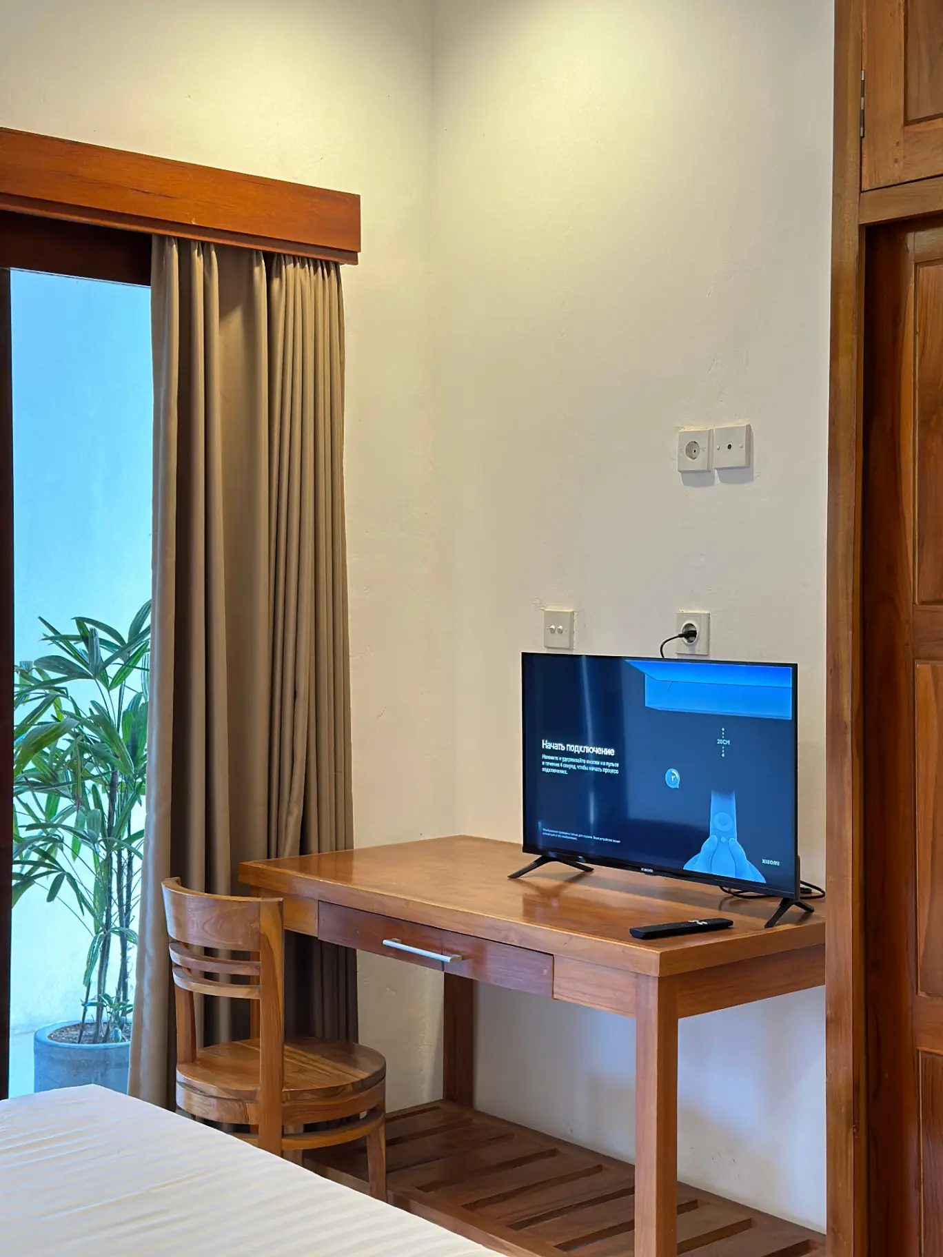 Private Serene Guesthouse in Canggu – Room With Balcony with Fast WiFi Perfect for Digital Nomads — image 3