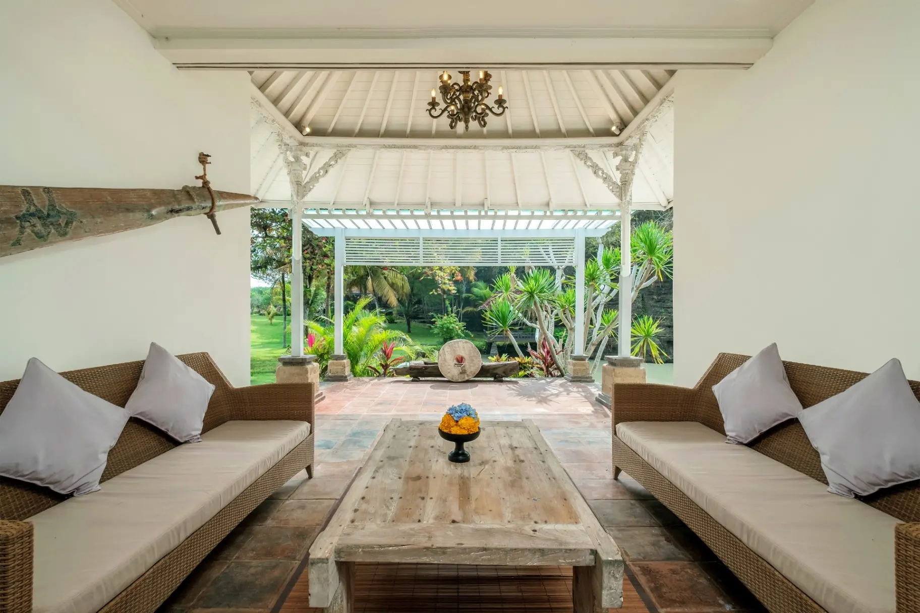 2 Bedroom Villa Beachfront — image 4