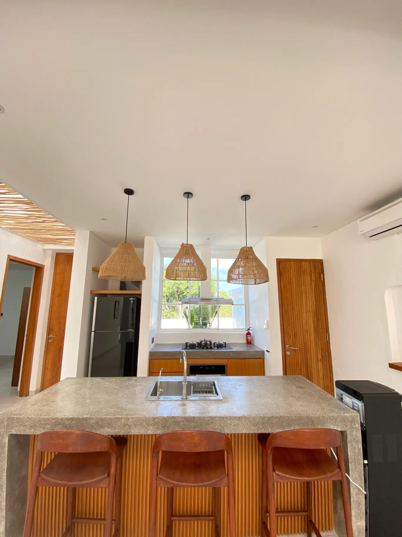 3 Bedroom Villa Modern Luxury in Padang-padang Beach — image 4