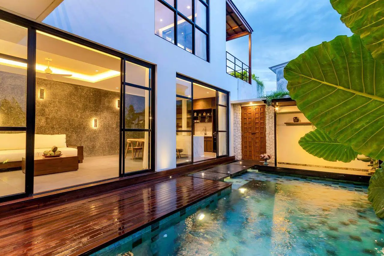 3 Bedroom Brand New Luxury Villa! Berawa Canggu - Minutes to Beach & Clubs — image 1