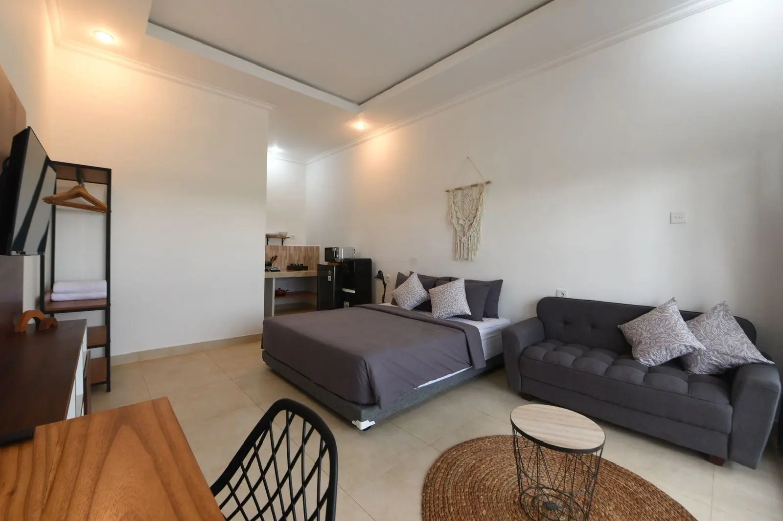 PERERENAN PRIVATE KITCHEN AVAILABLE STUDIO APARTMENT — image 1