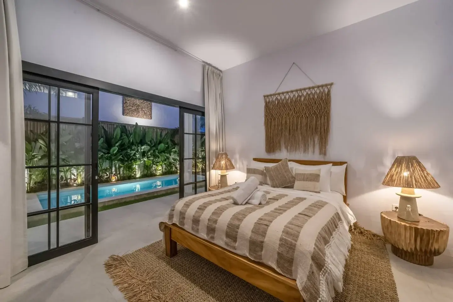 TROPICAL 3 BEDROOMS VILLA IN PERERENAN — image 3