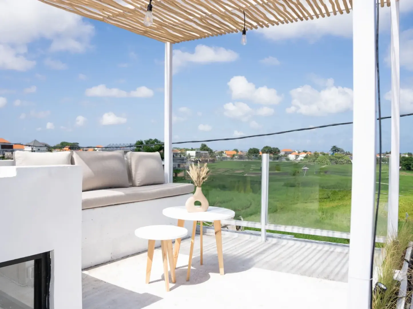 Modern 2 Bedroom Villa with Rooftop in Pererenan — image 1