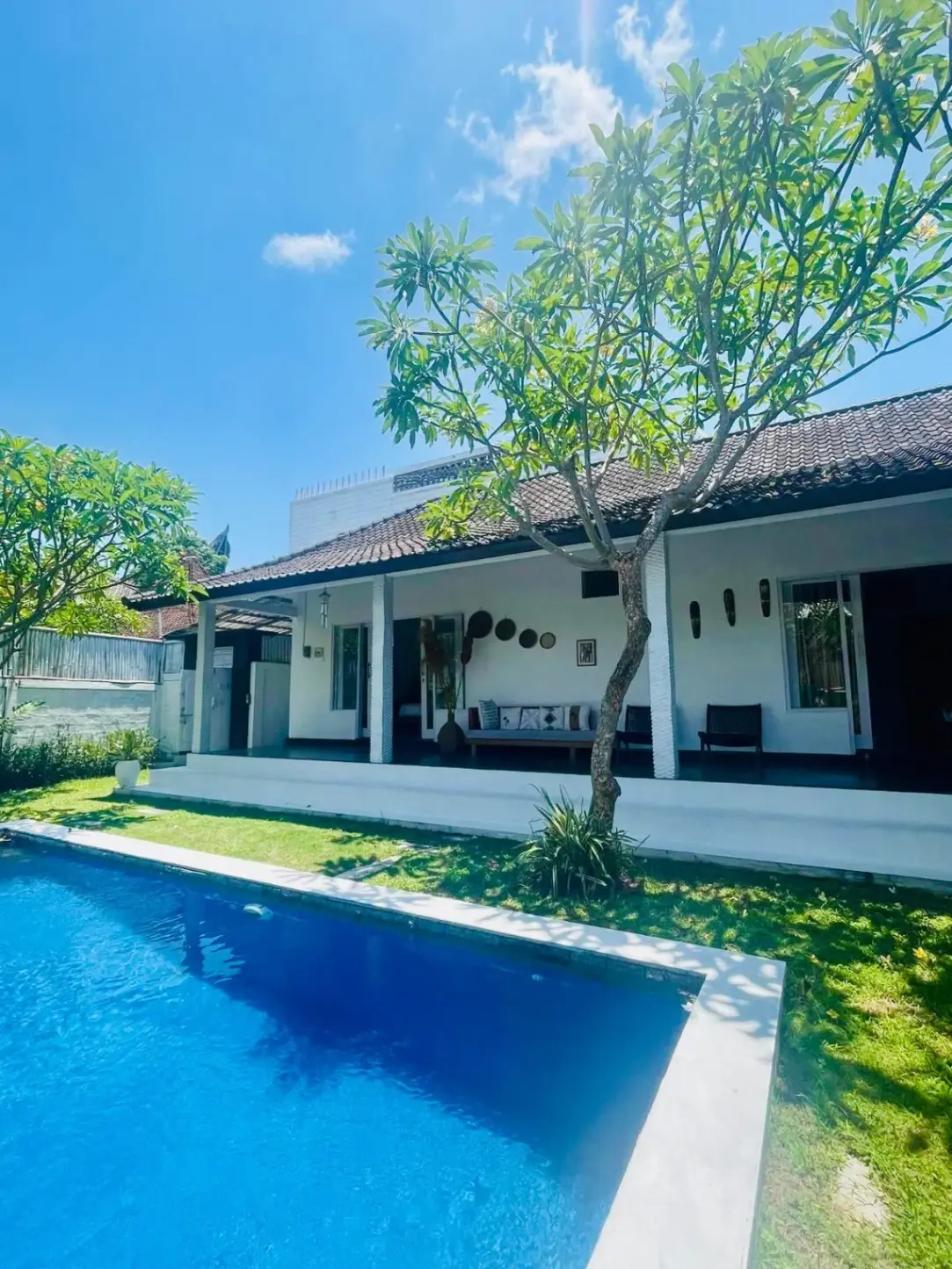 TROPICAL BALINECE VILLA IN PERERENAN 5 MINUTES FROM THE BEACH