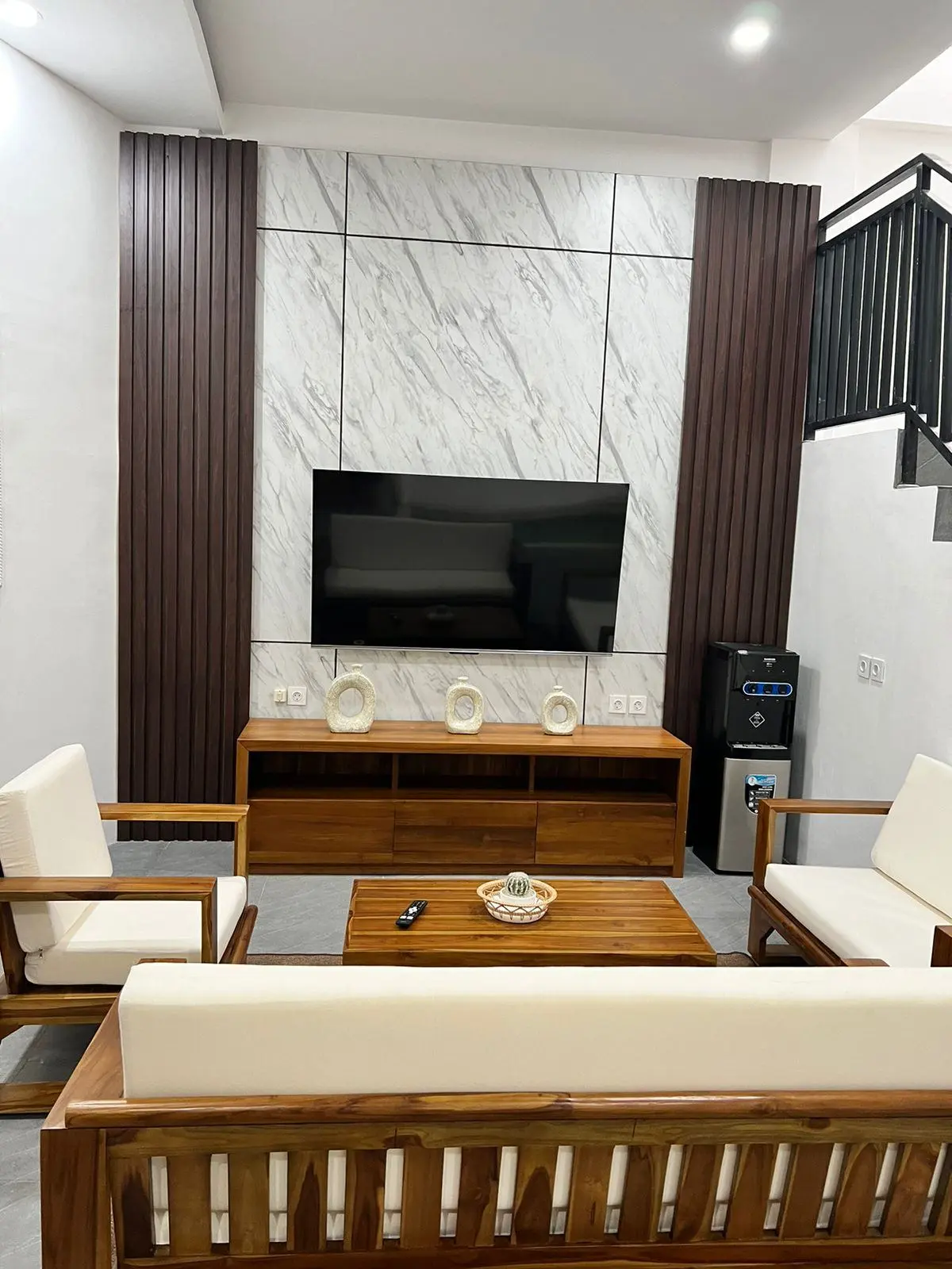 3BR Brand new Villa at Pererenan quiet area no construction nearby and with beautiful rice field view — image 1