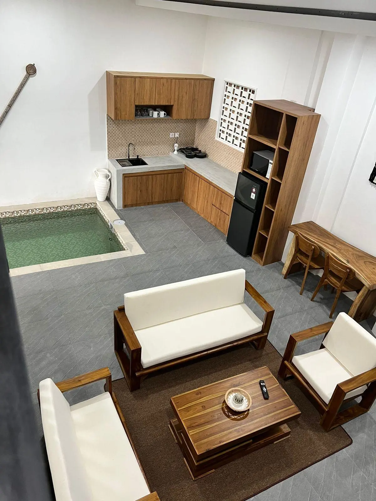 3BR Brand new Villa at Pererenan quiet area no construction nearby and with beautiful rice field view — image 2