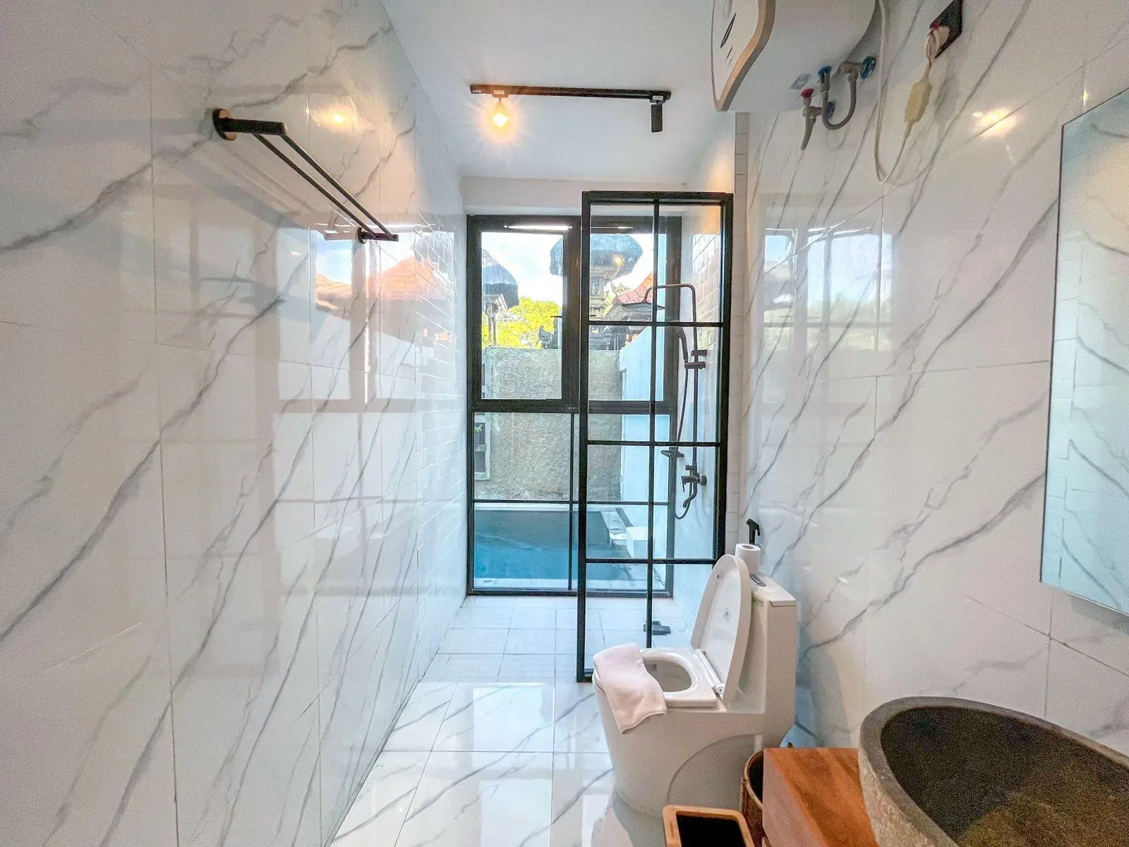 1BR Private Villa with Private Pool at Seminyak closed to the Beach — image 3