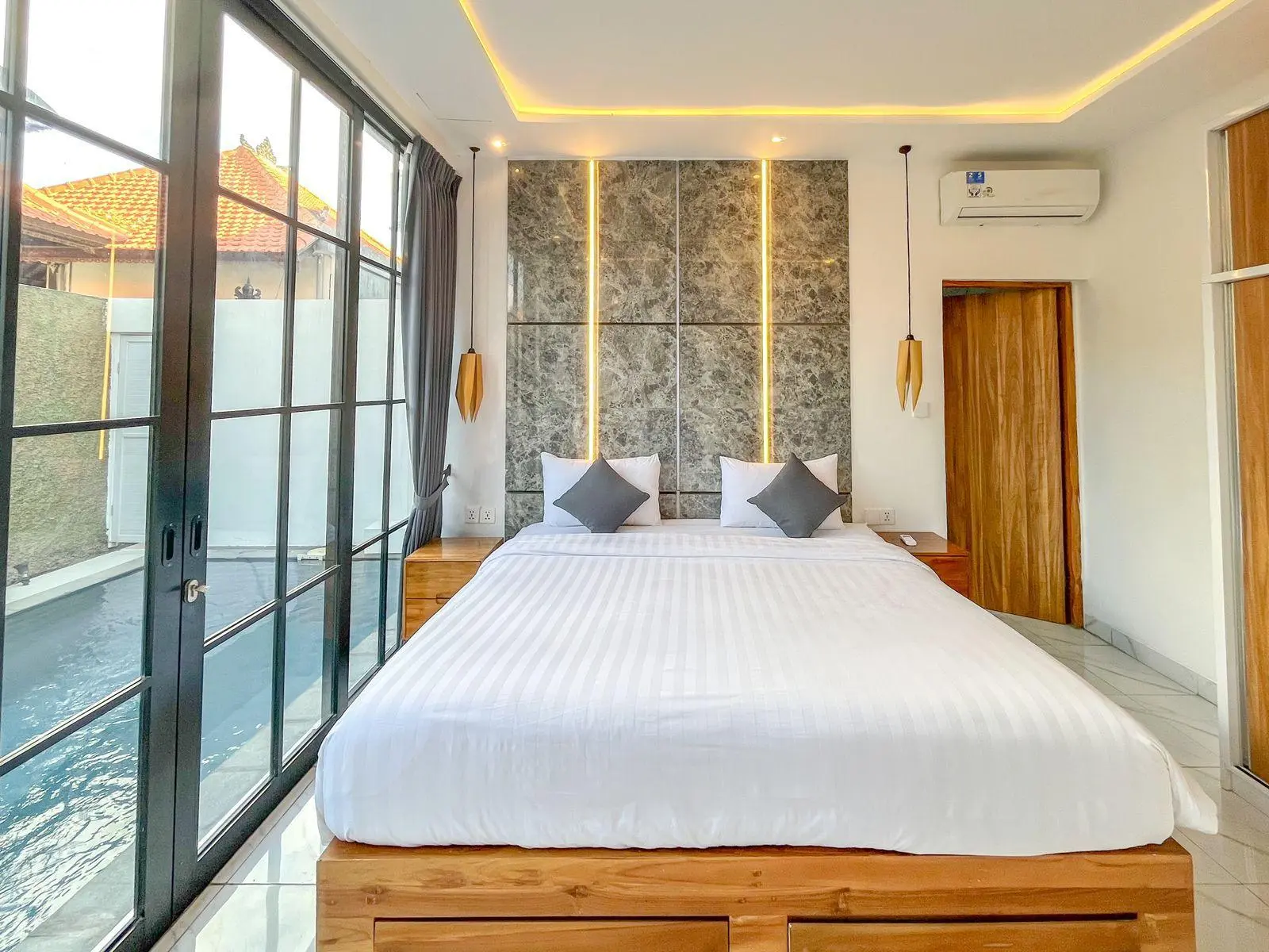 1BR Private Villa with Private Pool at Seminyak closed to the Beach — image 4