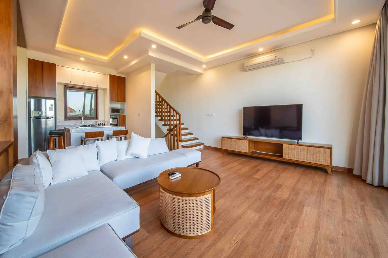 5 bedrooms villa in Kerobokan — image 2