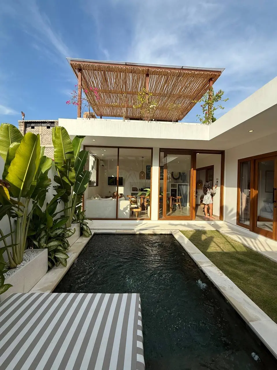 New 3 bedrooms Villa Pererenan — image 2