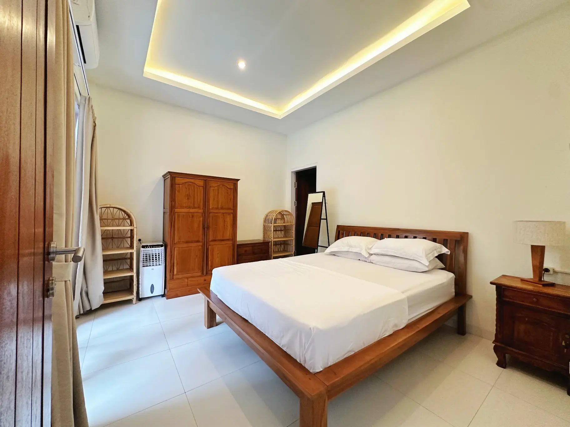 Villa Shantia 5 Minutes Walking to Double Six Beach — image 3