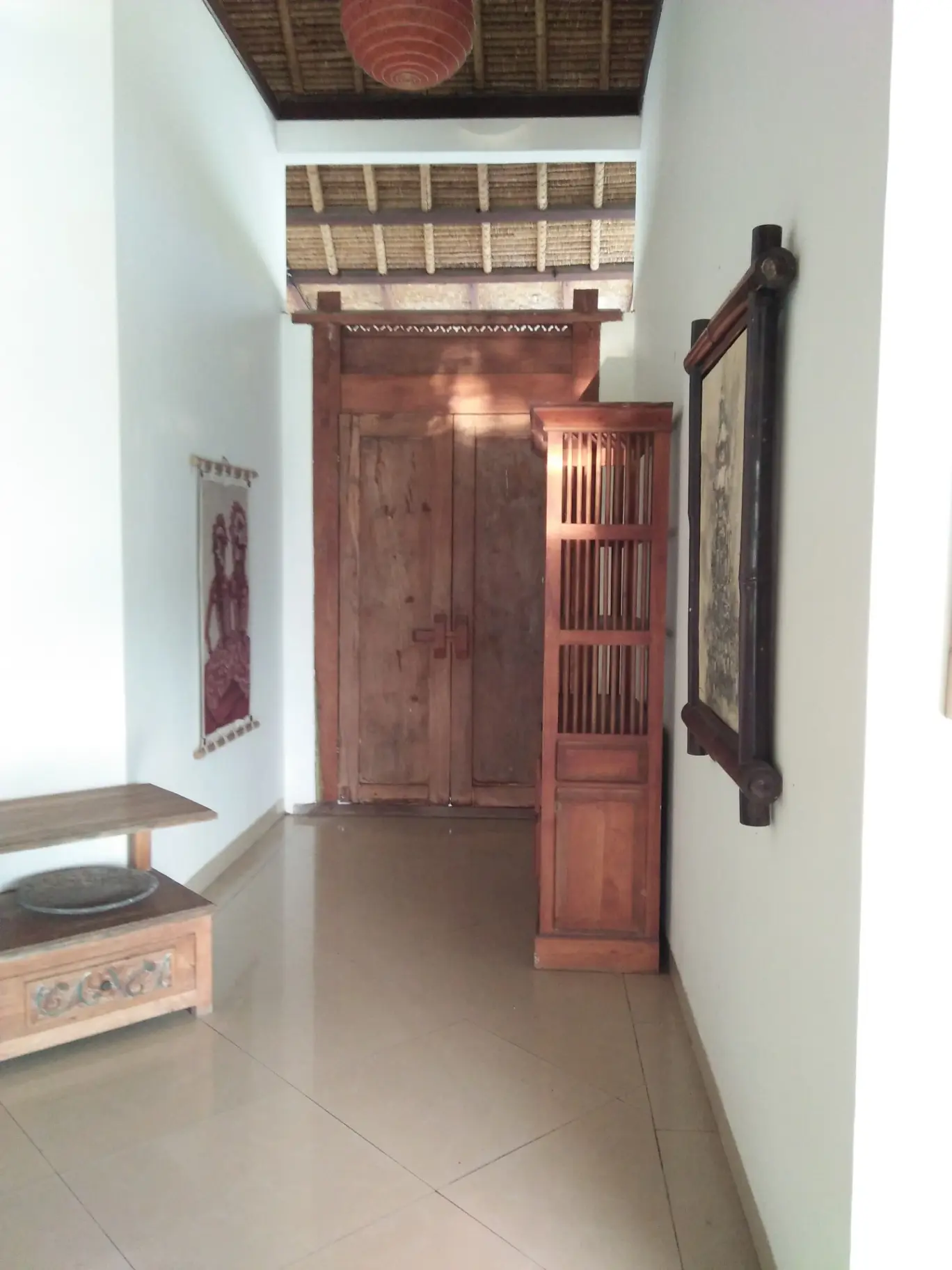 Simple villa with big garden — image 2