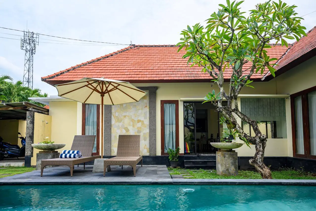 3 Bedroom Villa In Sanur walking to beach for Yearly Rent