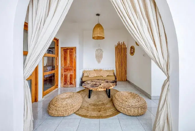 Amora Villa — image 2