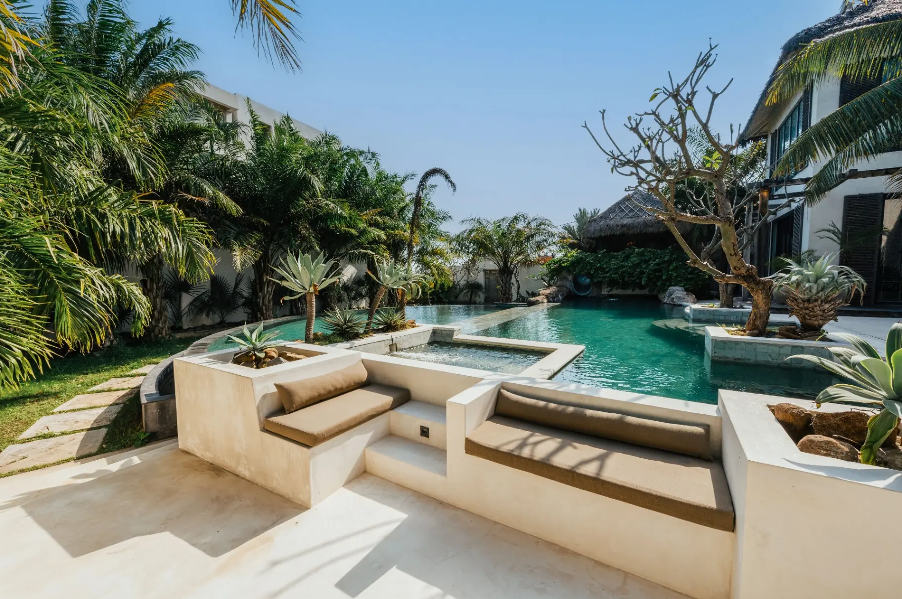 Best Deal / Luxury Design Villa - Seseh