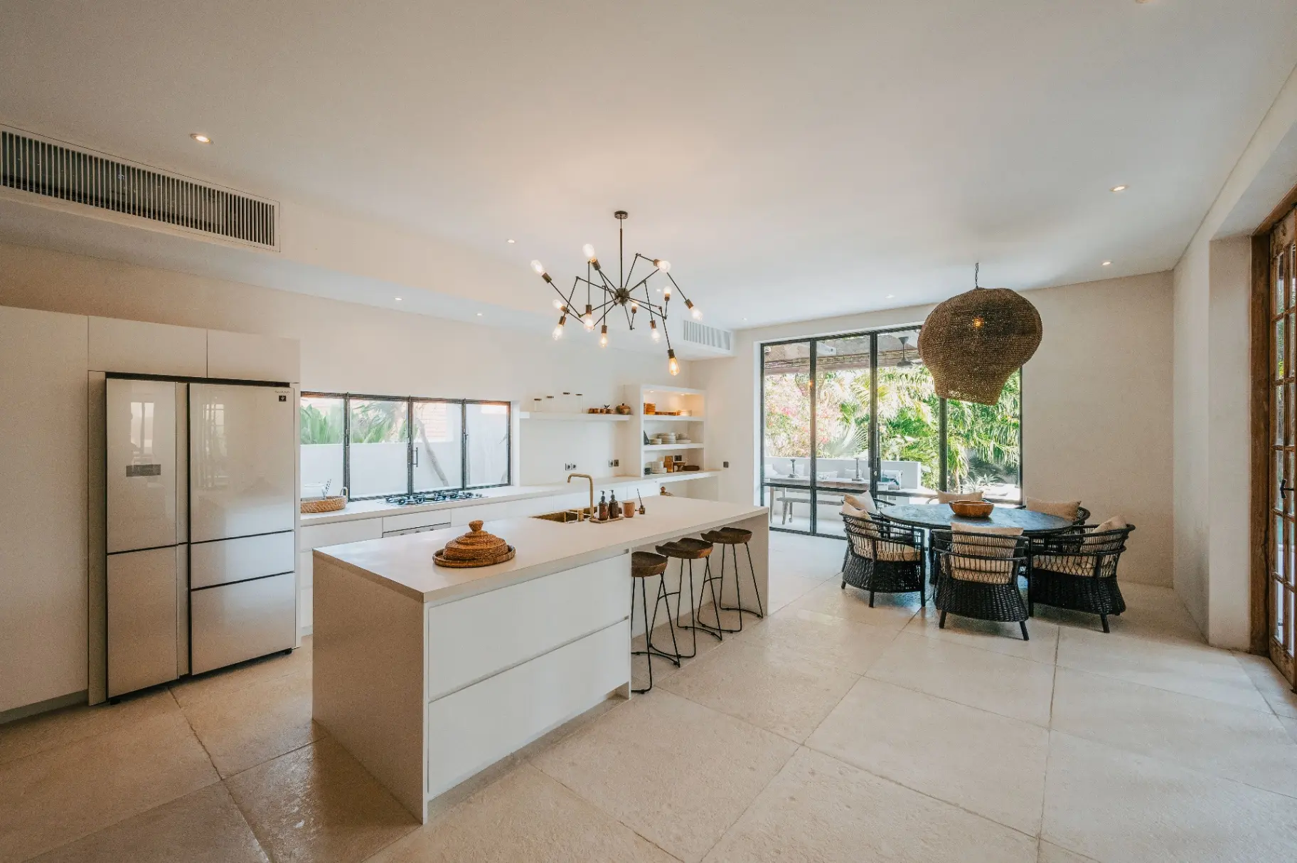Best Deal / Luxury Design Villa - Seseh — image 4