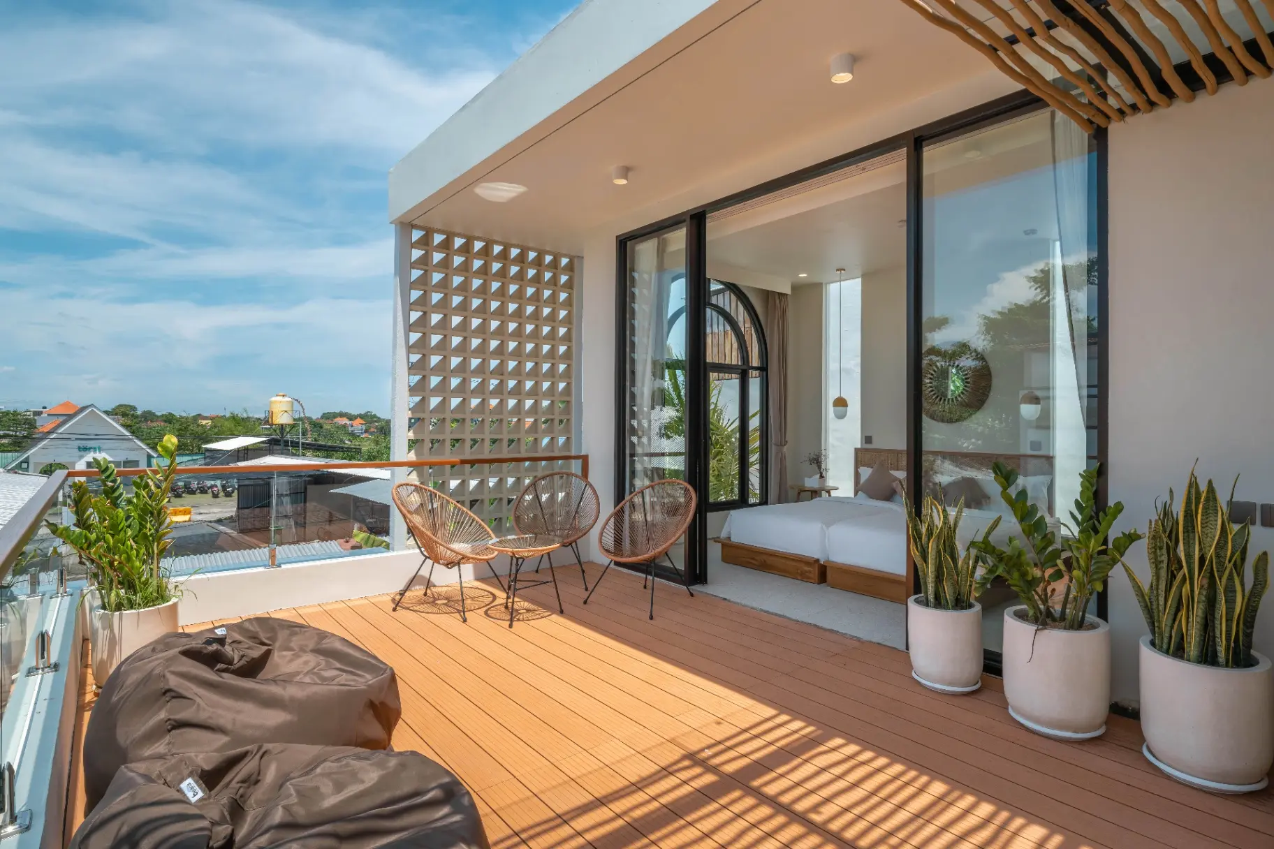Alona Palm : Cozy & Modern 2 BR Villa w/ Pool — image 3