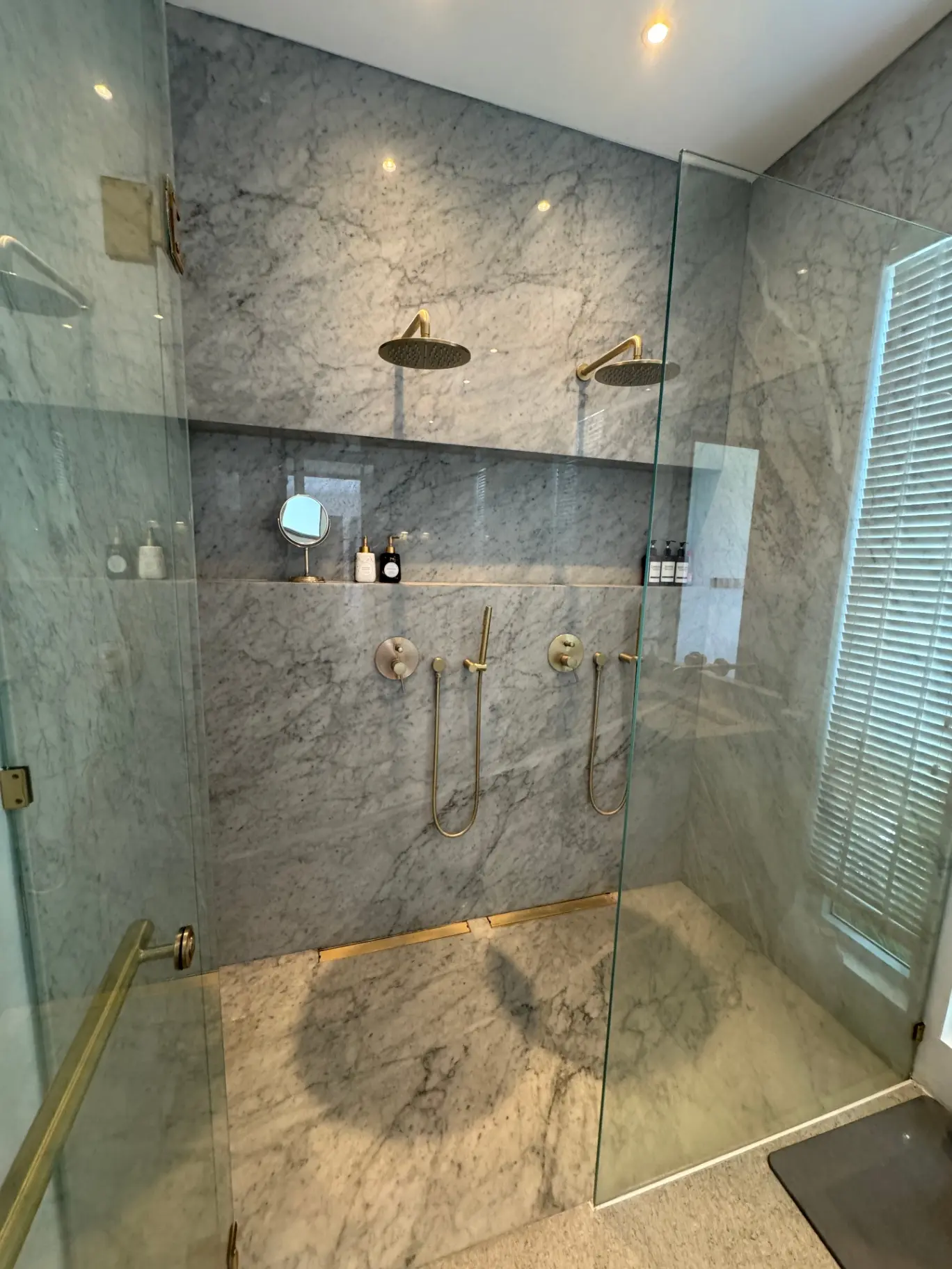 Luxury 4 Bedroom Villa Pantai Lyma — image 1