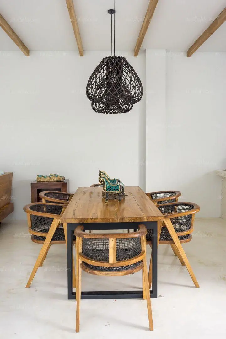 Chic-Stylish Villa — image 4