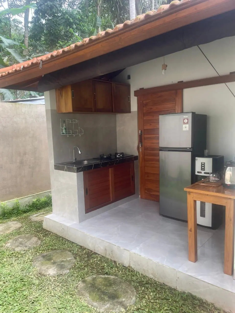 madia villa — image 1