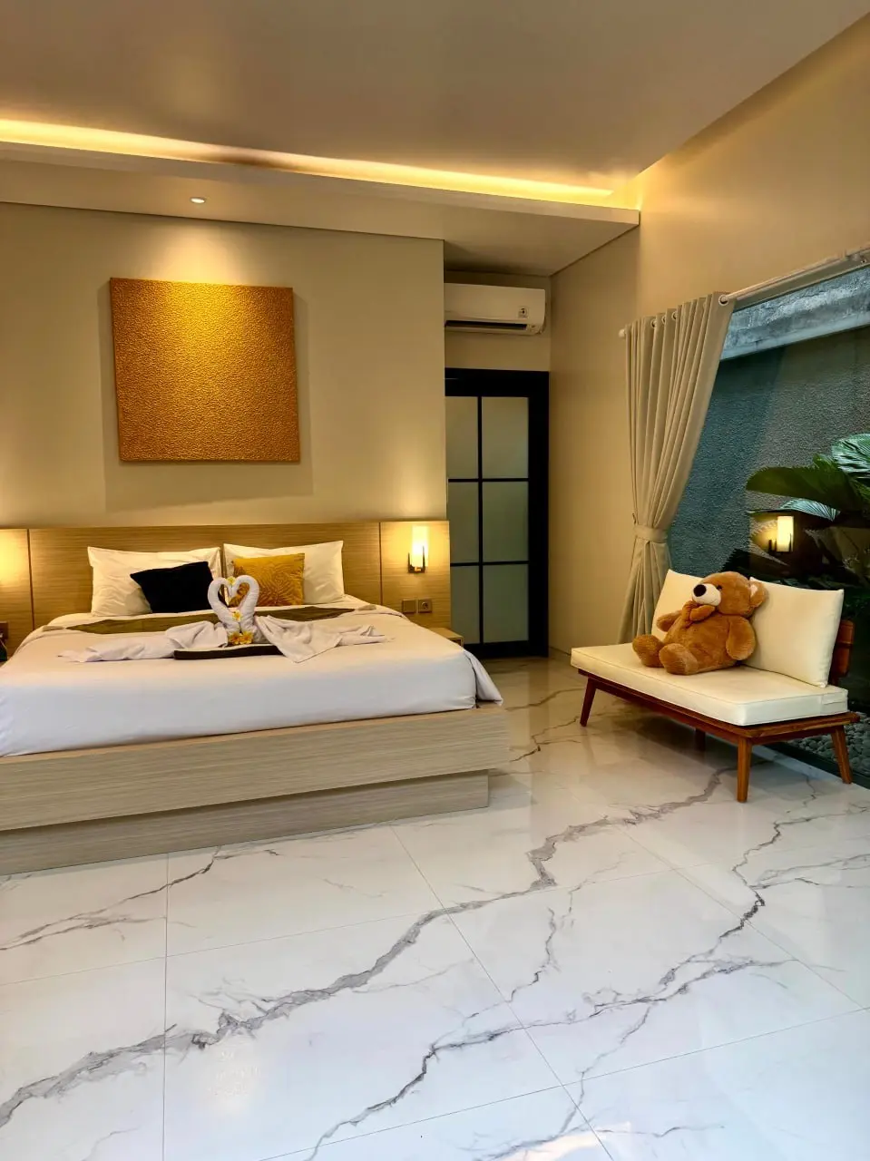 1 Room in a 3 Bdr Villa Canggu — image 3