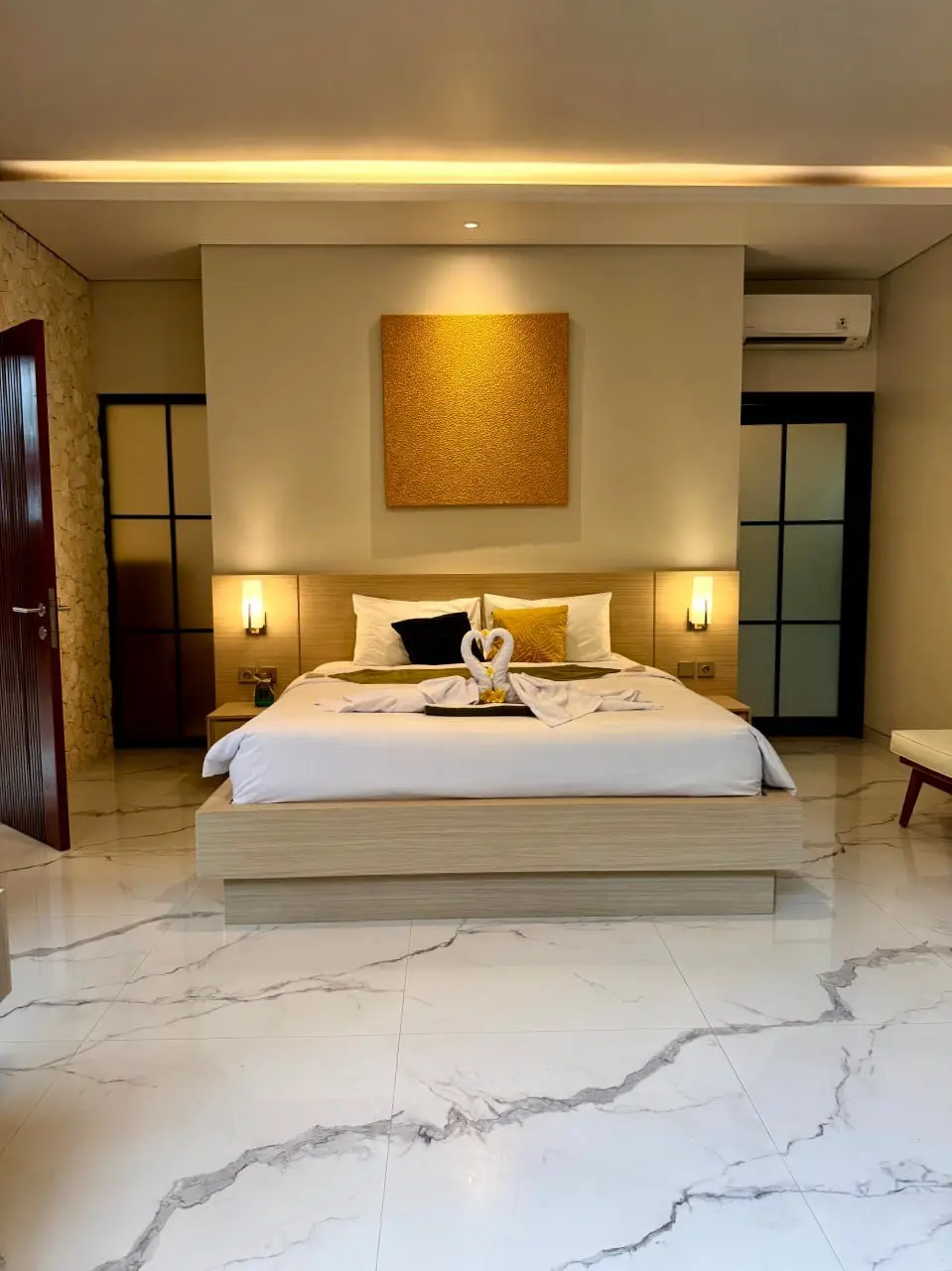 1 Room in a 3 Bdr Villa Canggu — image 4