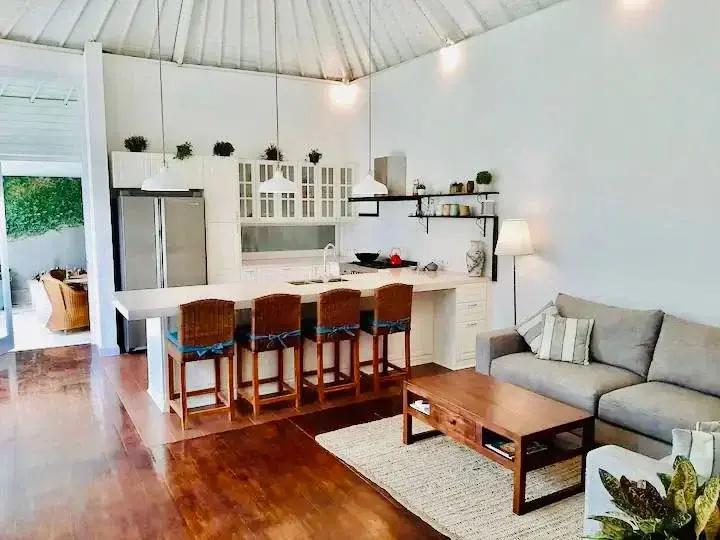 FULLY FURNISHED 2 BEDROOM MODERN VILLA IN BERAWA — image 3