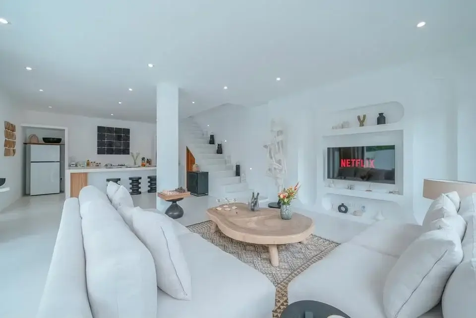 Mediterranean Style Villa in Pererenan 3 Bedrooms — image 1