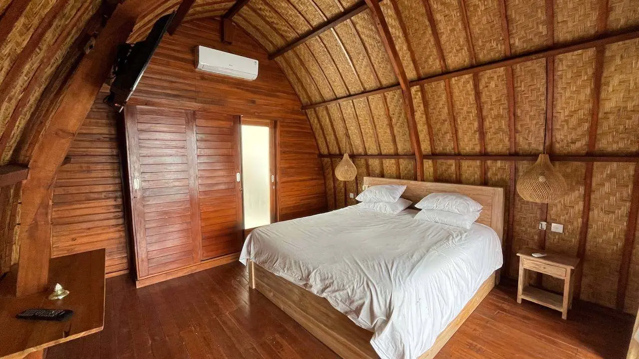 WOODEN VILLA at PERERENAN — image 2