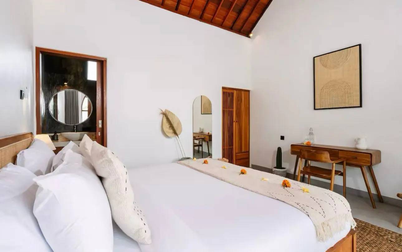 Luxury 2BR Villa for Rent in Seseh — image 1