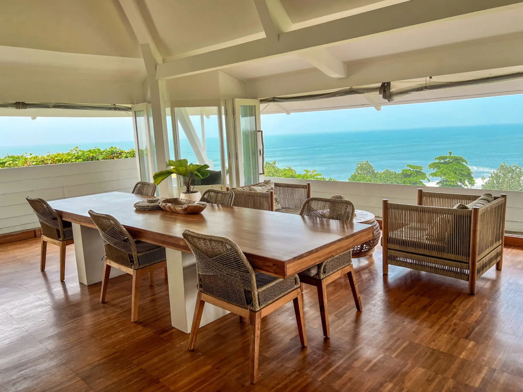 Beachside Penthouse - Kedungu — image 1